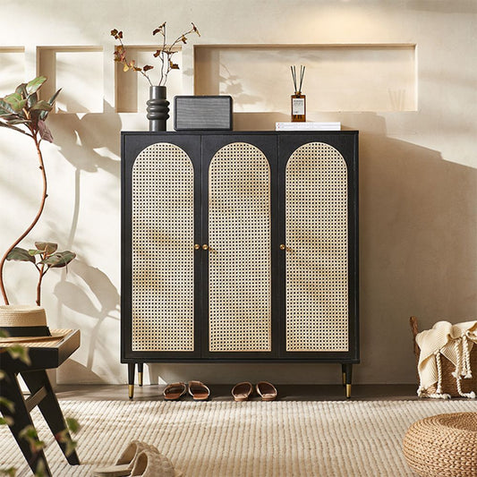 خزانة فاخرة للأحذية