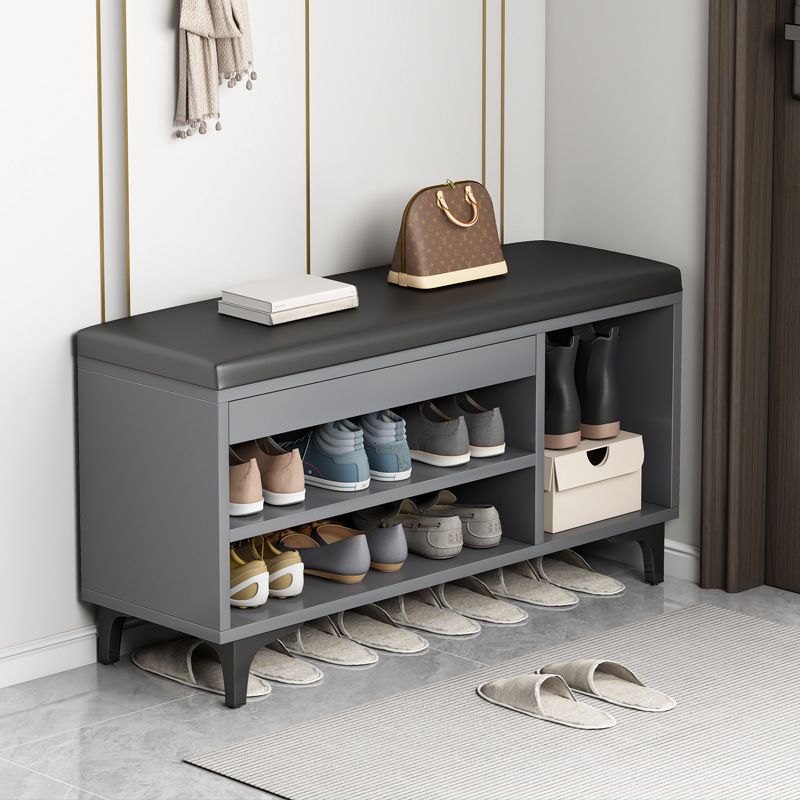 مقعد مع مساحة تخزين للأحذية