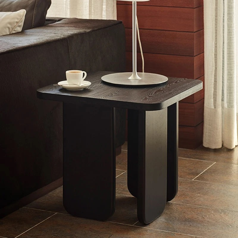 طاولة جانبية مميزة