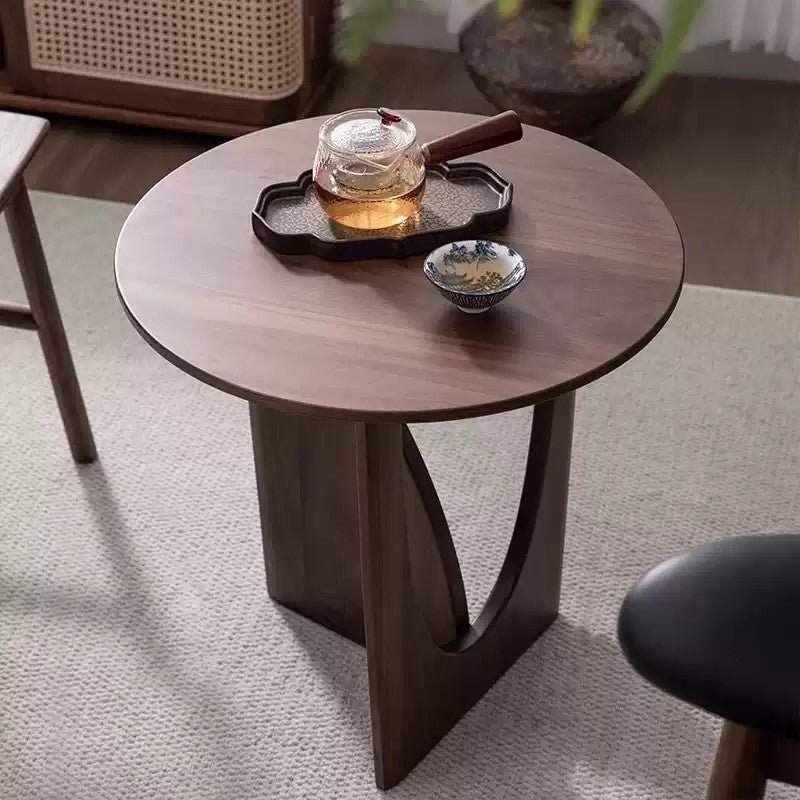طاولة جانبية مبتكرة التصميم