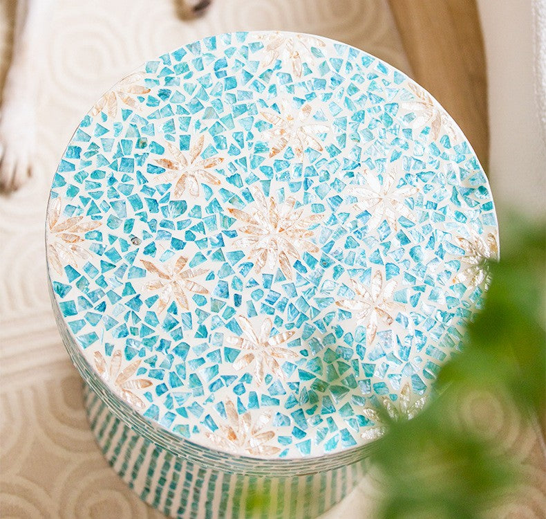 طاولة جانبية مبتكرة