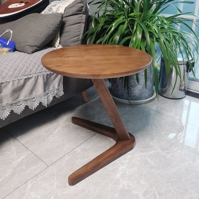 طاولة جانبية بتصميم معاصر