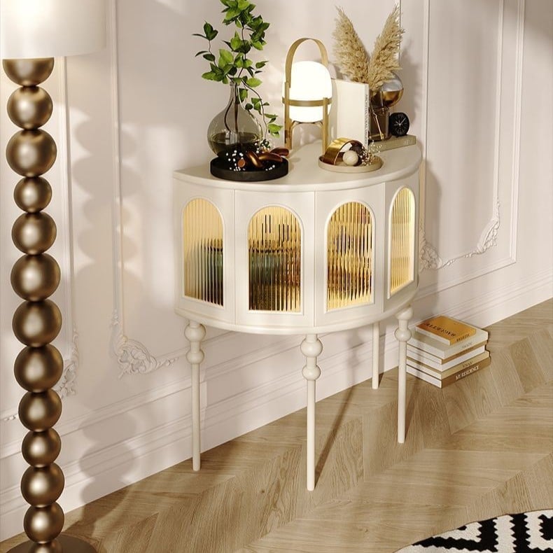 خزانة خشبية بتصميم راقي