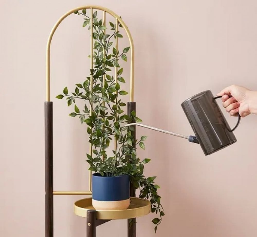 حامل زهور معدني