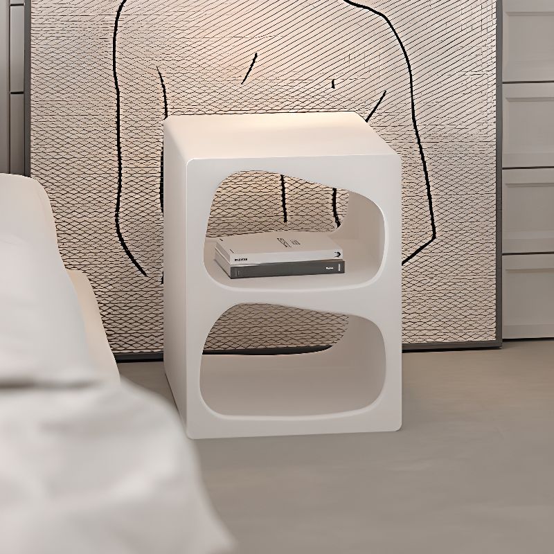 طاولة جانبية ذات طابع حديث