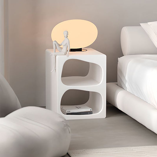 طاولة جانبية ذات طابع حديث