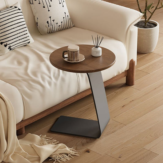 طاولة جانبية بتصميم إيطالي