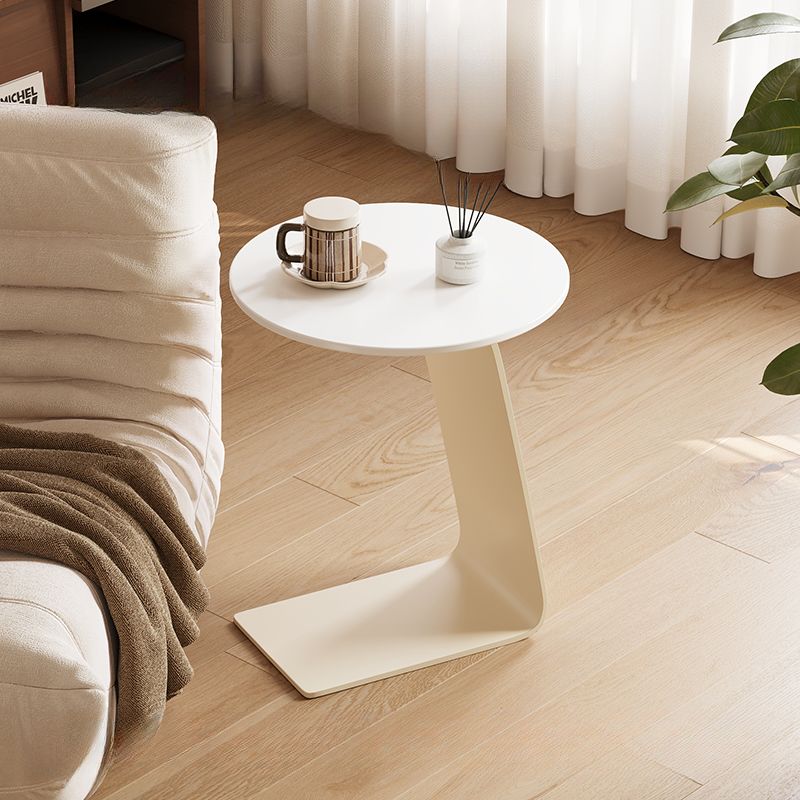 طاولة جانبية بتصميم إيطالي