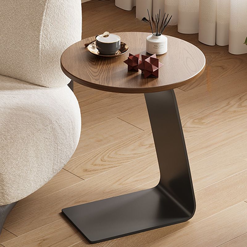 طاولة جانبية بتصميم إيطالي