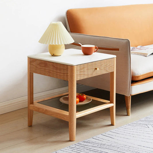 طاولة جانبية ذات طابع خشبي