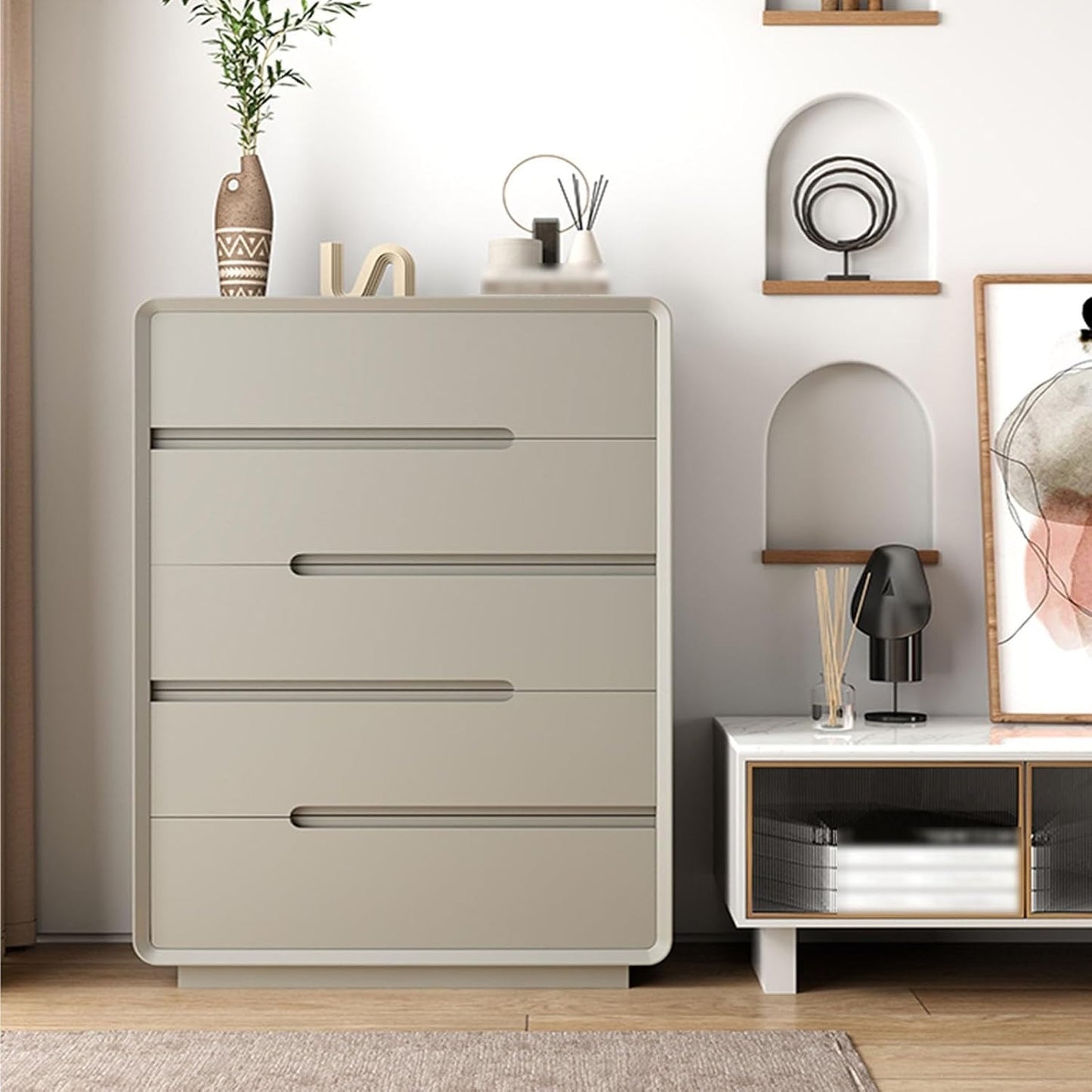 خزانة متعددة المساحات