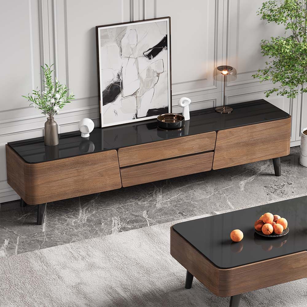 طاولة قهوة وتلفاز فاخرة