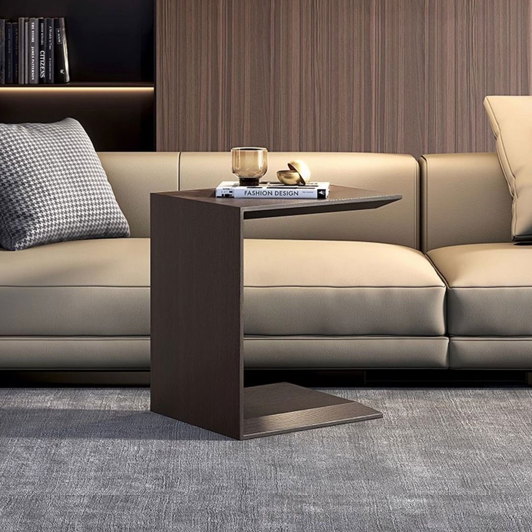 طاولة عصرية بتصميم جذاب