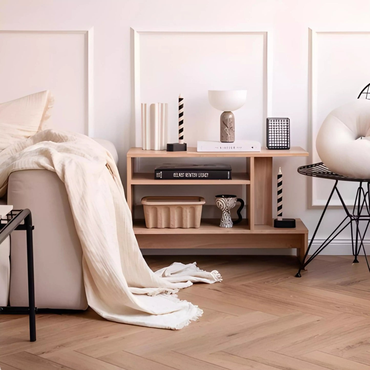 طاولة المزاج الجانبية